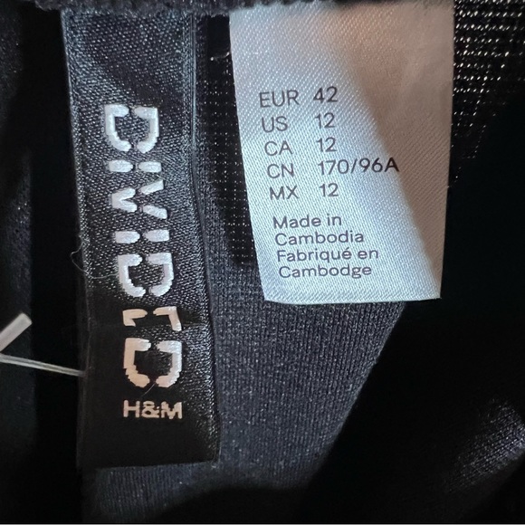 💚Divided black dress - Picture 4 of 5